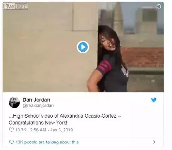 美国最年轻女议员热舞的视频火了！网友的槽点却是