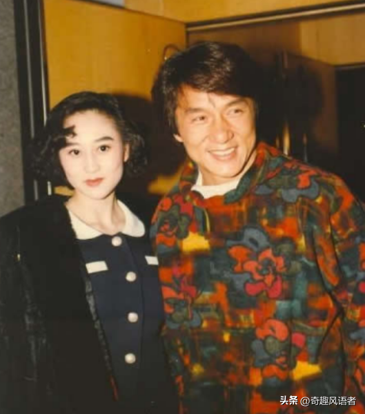 成龙与众多女星的情感秘事，有人为他放弃事业，有人对他不屑一顾