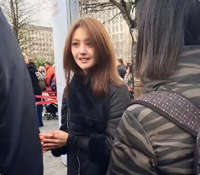 郑爽：从顶流到“老赖”人生崩塌背后的原生家庭、金钱与道德困局