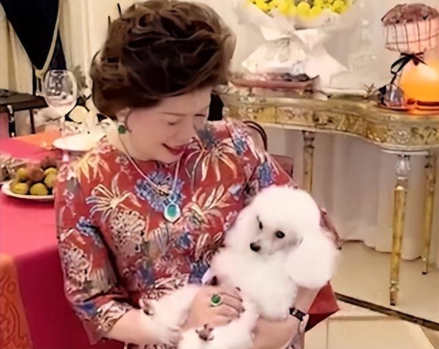 鲍鱼家姐：全网最壕贵妇，浑身装扮抵一栋楼，有何实力能碾压Cici