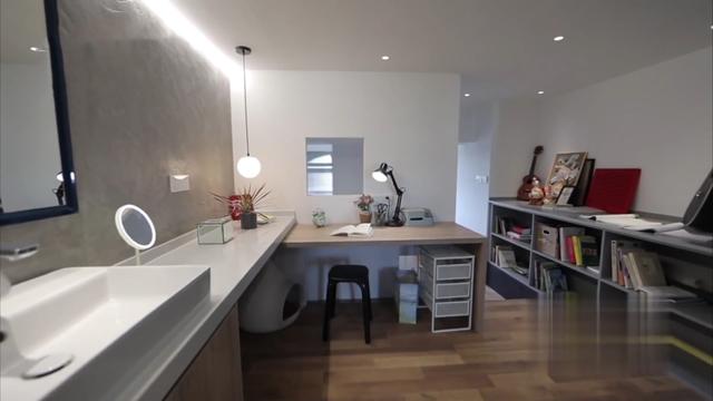 姐弟蜗居25㎡，17岁弟弟躺下面，姐姐不找男朋友，自称很满足