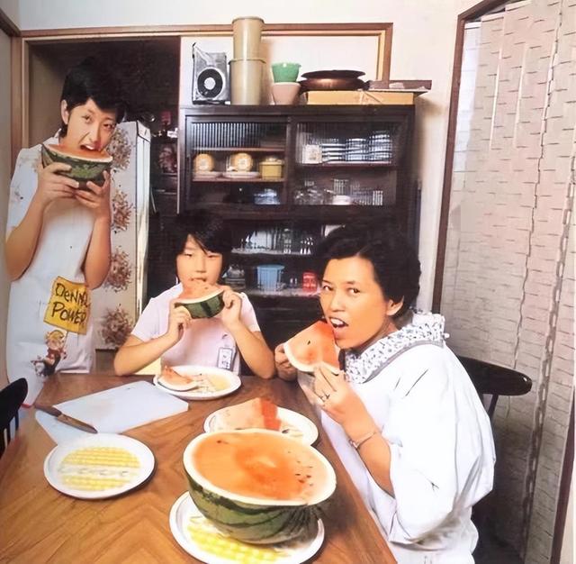 童话般的爱情：三浦友和守护山口百惠43年，从来不跟她吵架