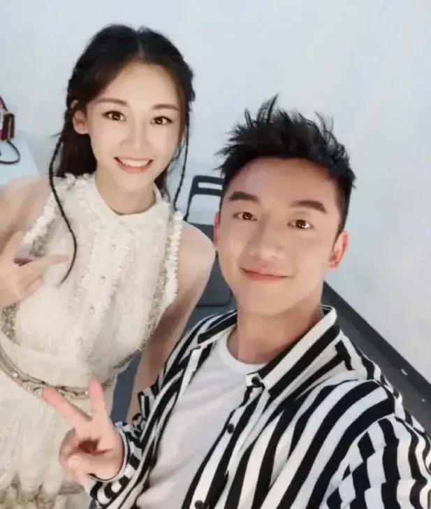 陪吃孕妇餐？跑男郑恺比沙溢还胖，身高1米72体重超77公斤