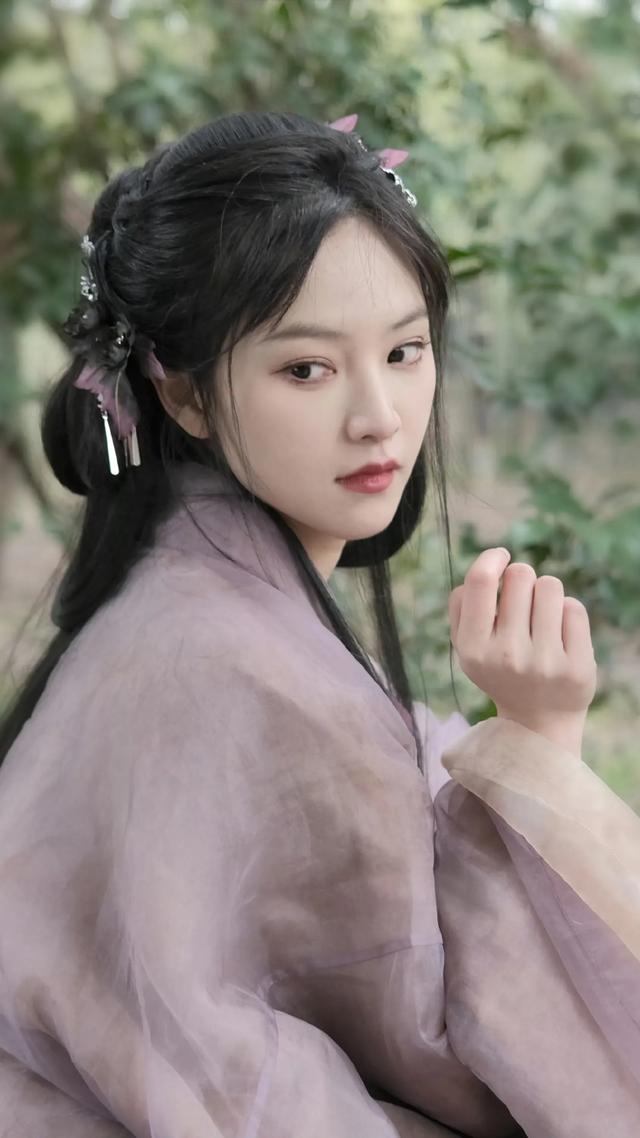 武大校花黄灿灿，颜值与实力并存！