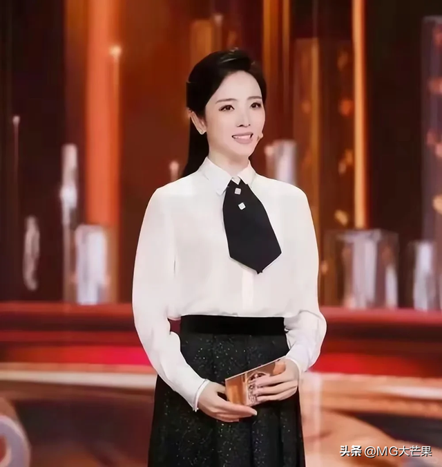 十二年已过，上届蛇年春晚主持人现状，把人生起伏展现的淋漓尽致