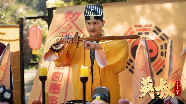 林正英去世24年后，这部伪僵尸片把人看吐了