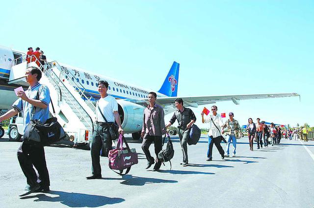 《万里归途》毕竟是电影,讲一件我知道的撤侨真人真事