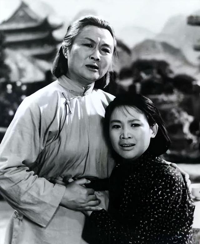 阎肃妻子李文辉，丈夫去世后，和儿子对簿公堂，亲情背后也有无奈