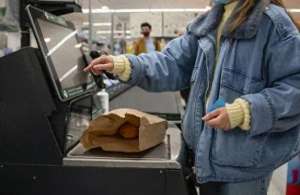 盖洛普(盖洛普最新民调：过半美国人认为生活不如四年前，超六成表示经济恶化)