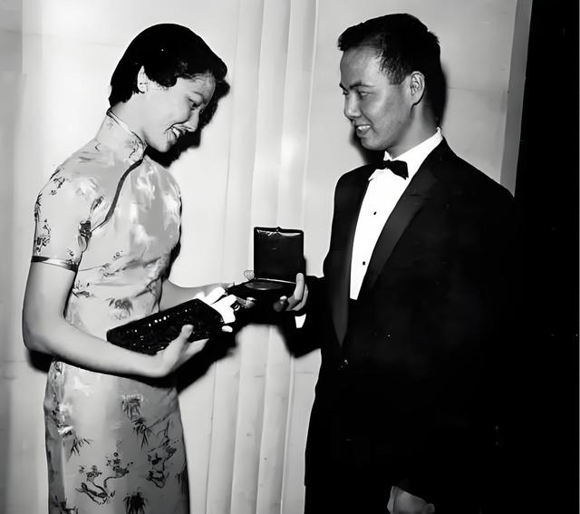 李政道骨灰归葬苏州上热搜！妻子1996年因癌离世，他单身了28年