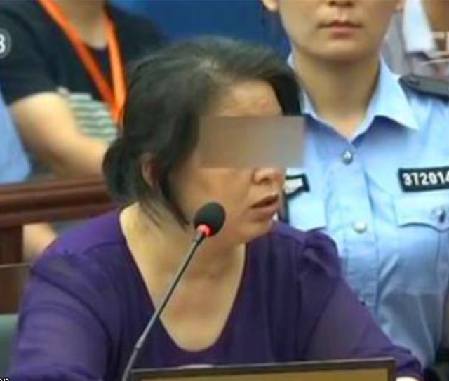 山东于欢案:生母被轮番羞辱,儿子怒捅4人后,千万国人为他求情