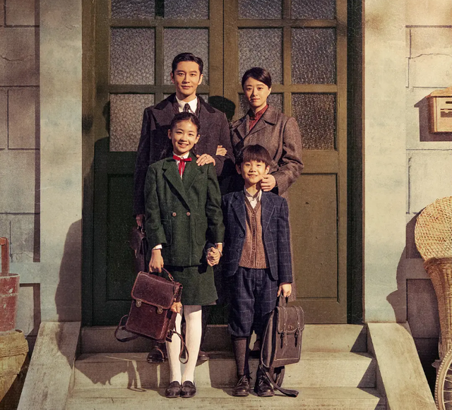 《潜行者》好戏，两个军统女特工，一个献身汉奸一个爱地下党