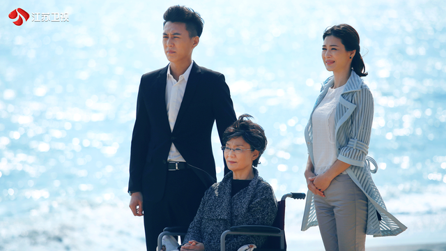 《我们的爱》靳东霸屏尽展绅士魅力 戏外与妻子恩爱日常令人艳羡