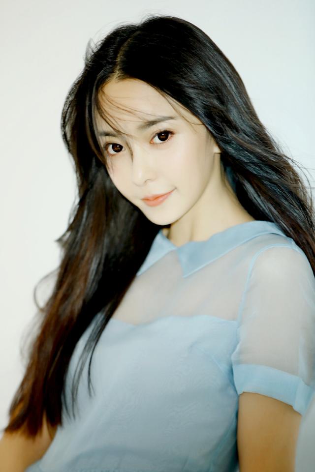 90后新生代小花旦马樱侨以清新脱俗的气质、不俗的演技而闻名