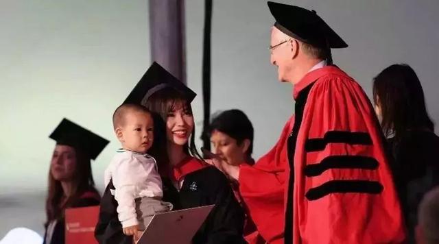 学霸鲁林希：高二放弃清华保送，大三未婚生子，22岁成为哈佛硕士