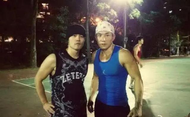 曾经断鼻子的刘畊宏写下《彩虹天堂》，成了自己的代表作