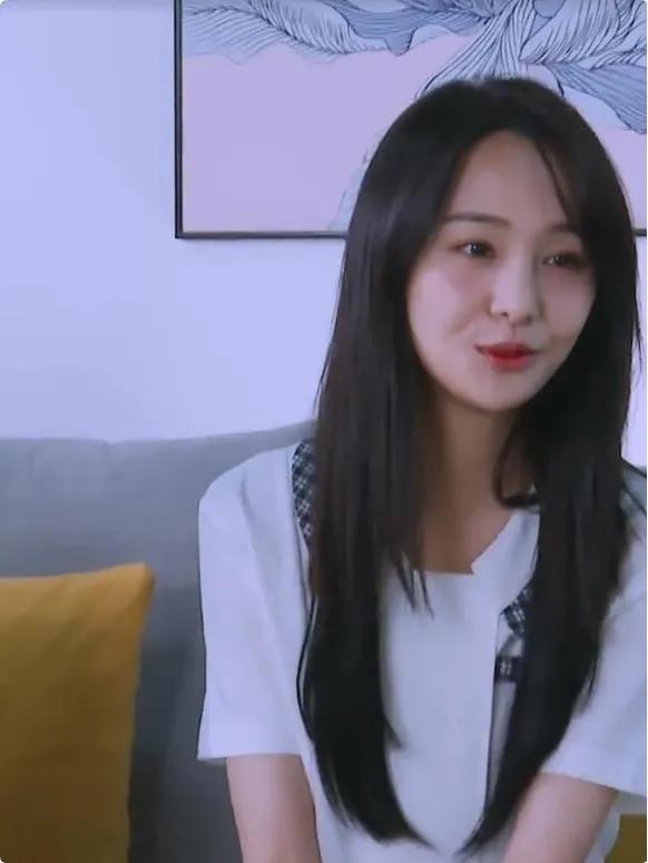 郑爽：从顶流到“老赖”人生崩塌背后的原生家庭、金钱与道德困局