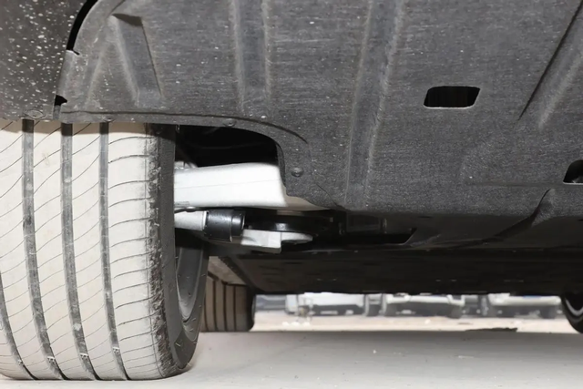 岚图FREE是真良心，终端优惠6万起步，30万以内落地你买吗？