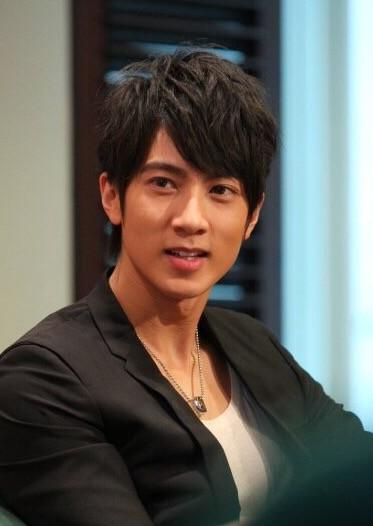 69岁费玉清现状曝光！身价20亿无人继承，却一条皮带用15年不舍换