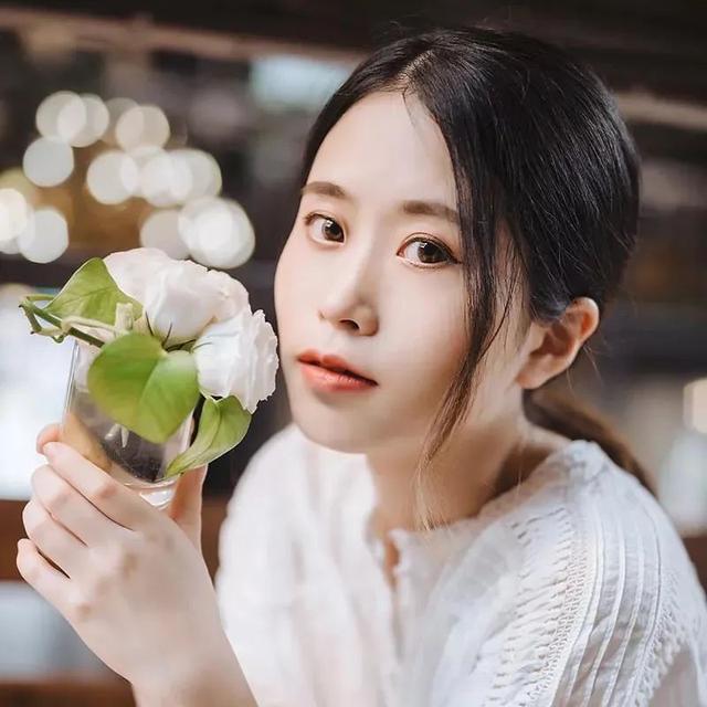 23岁年入5000万,曾力压李子柒的办公室小野,如今怎样了?