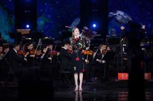 温岚的歌(温岚登央视跨年夜 魔幻“岚”调启航2019)