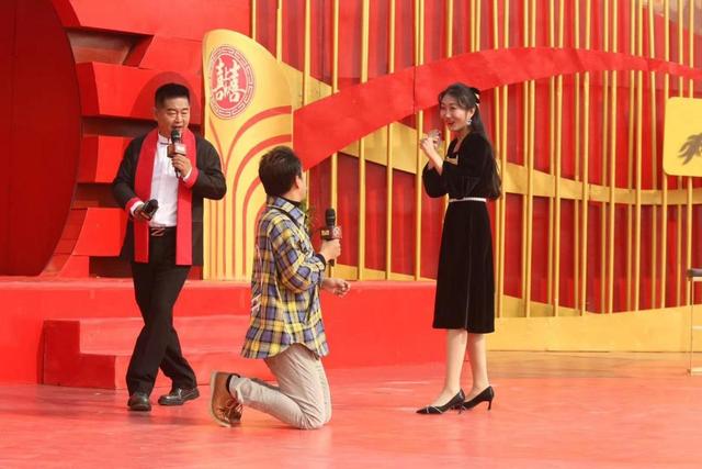 主持人肖东坡：一婚娶校花妻子遭离婚，与女商人55天闪婚获幸福