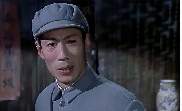 焦晃现状曝光，行动不便靠助行器行走，与小30岁妻子住无电梯顶层