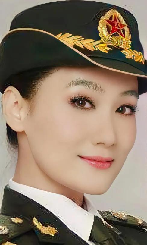 红高粱主题曲《九儿》谭晶演唱。