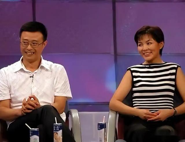 白燕升,结婚九个月妻子瘫痪不抛弃,45岁离开央视,50岁儿女双全