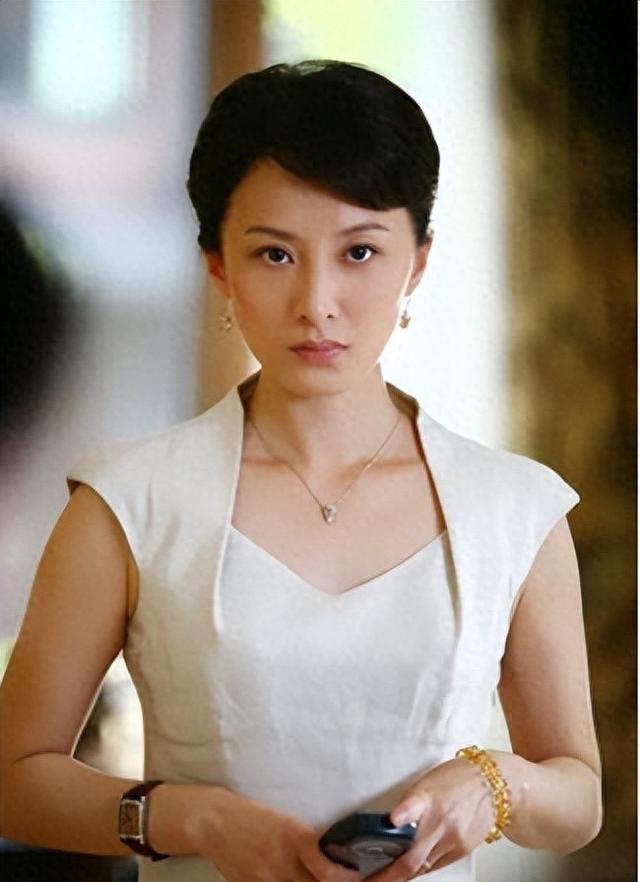 25岁被琼瑶捧红，为245万“出卖身体”，恋爱7天和丑男闪婚