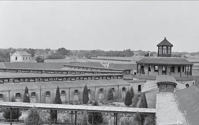 中国最高级别监狱，能入住的全是高官，更有待遇顶格的特殊监区