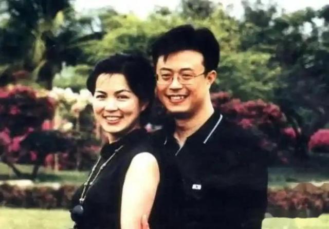 白燕升,结婚九个月妻子瘫痪不抛弃,45岁离开央视,50岁儿女双全