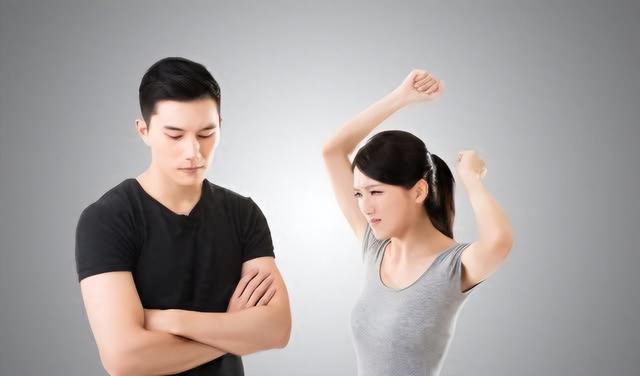 我和比我大三岁的女护士同居,我只做了一件事,她就成了我的人