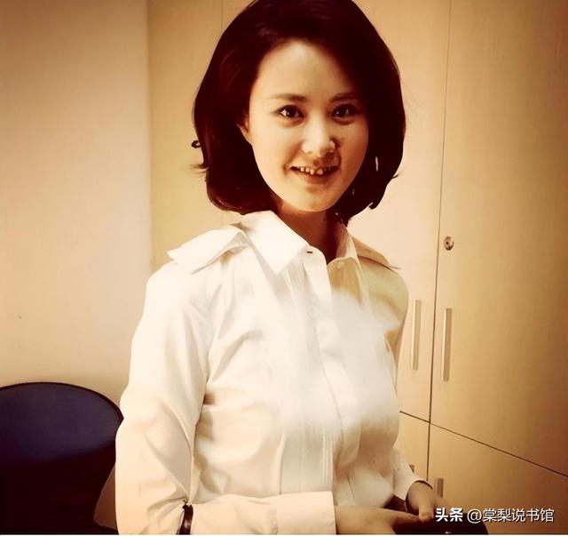 秦方：曾是重庆最美高考状元，今是央视知名女主持，42岁依然单身