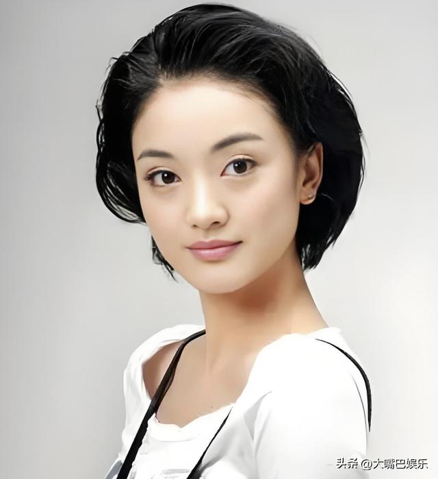 《雪豹》15年后,五位女演员不红各有苦衷,白月光“萧雅”近照美