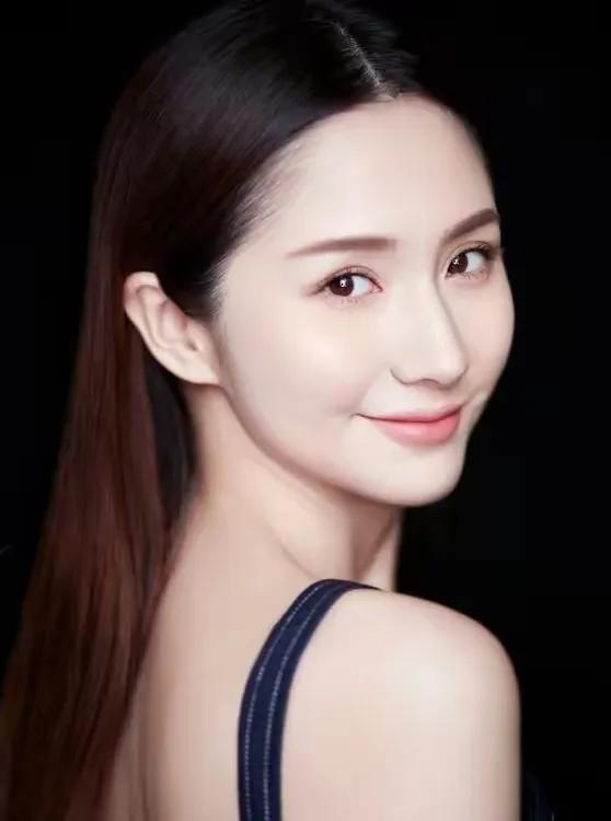 经典国产大尺度片《3D玉蒲团》，曾轰动一时。 你看过吗？