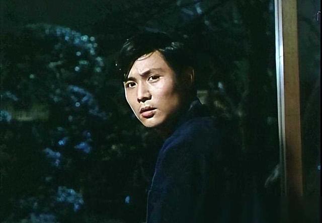 沈冠初，这位息影23年的昔日银幕美男，让我们一起瞧瞧他的罕见