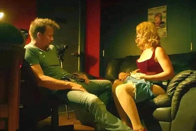 尺度暴击!深夜艺术!这4部欧美绝色片,后劲十足,值得收藏