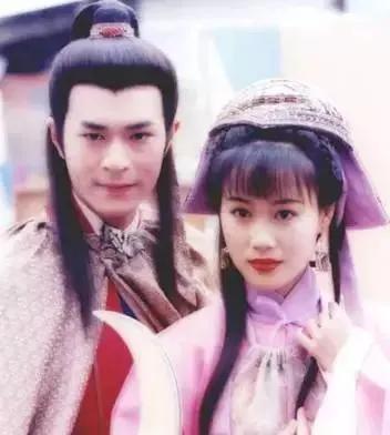 古龙经典《圆月弯刀》刘松仁版和古天乐版谁更胜一筹