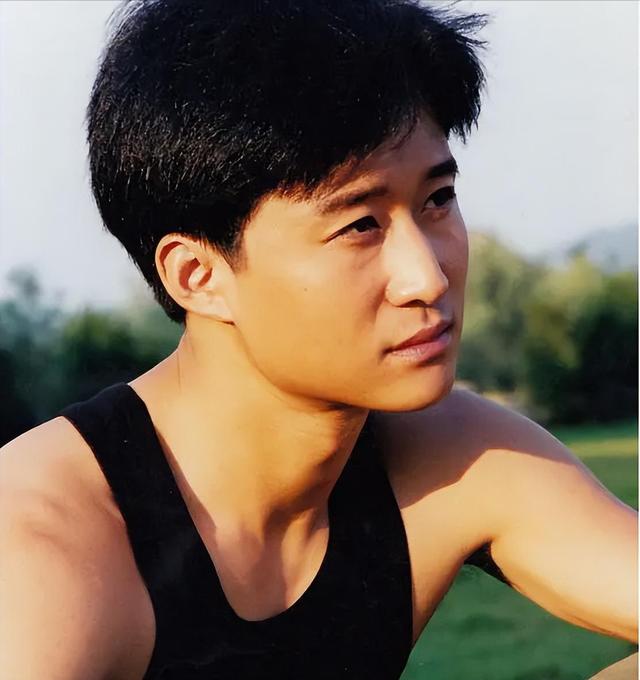 “他红了就不能提了”：5个当红男星的最佳前女友，不炒作是底线