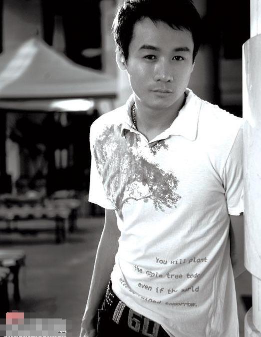 《天龙八部》“虚竹”被曝送外卖！已经息影9年，曾坦言不会复出