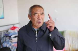 一个炎一个欠(一位“不机密”“没毛病”“欠内债”老人的36载敬老故事)