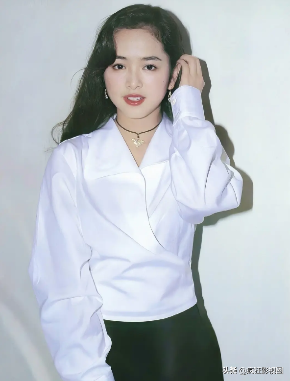 港片女神的“幻灭史”，恋过两位天王，走红后被豪门包养三年