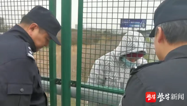 “就算我手断了也不会放手！”