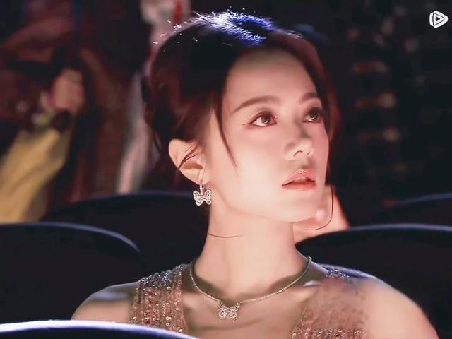 赵今麦星光大赏“怼脸拍”在韩网火了，白宇帆的话，终于有人信了