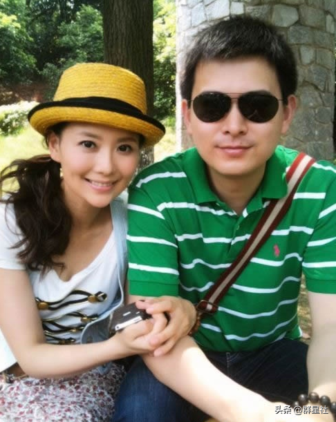湖南主播魏哲浩:妻子是大美女,相恋11年领证,结婚13年育有两女
