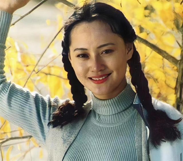 抛弃重病丈夫,甩掉著名导演,55岁再嫁比利时豪门的她现状怎样了