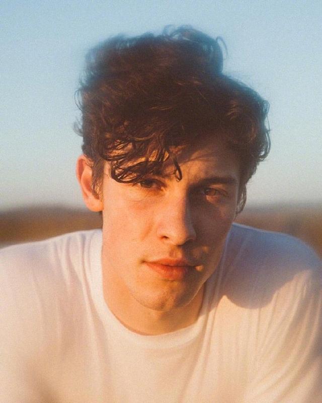 萌德沐浴在阳光下 最新写真满满的少年气息无敌帅