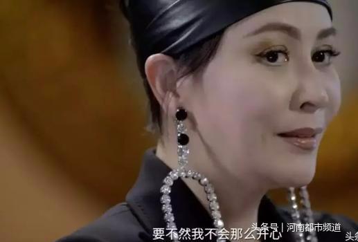 28年后刘嘉玲首回应裸照门：永远忘不了梁朝伟对我说的话……