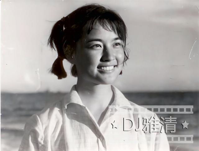 老照片:29位大明星的少女时代 个个像花骨朵般美丽 刘晓庆斗志昂扬